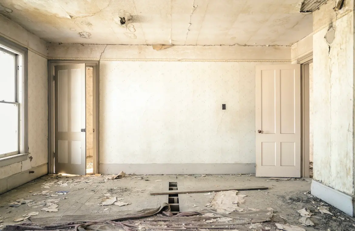 Waste disposal crew managing a cleanout project in Choctaw